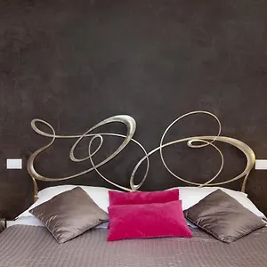 3* Bed & Breakfast Town House Fontana Di Trevi